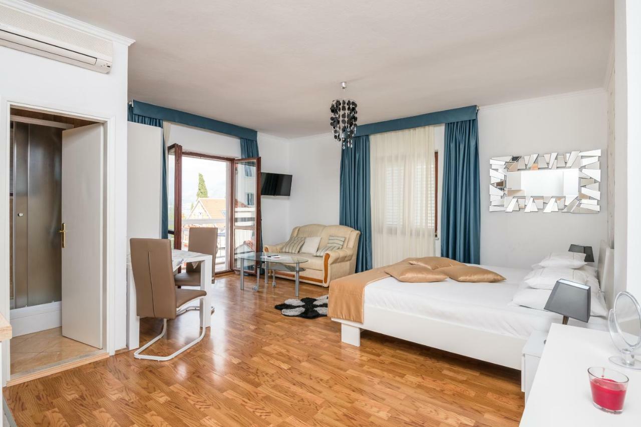 Villa Voinic 3 챠브타트 외부 사진